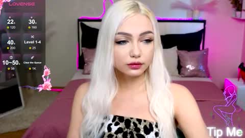 Snapshot of linalirian chatting on 09.24.25 I am Lina online show from 09.24.25