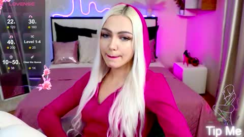 Snapshot of linalirian chatting on 10.07.25 I am Lina online show from 10.07.25