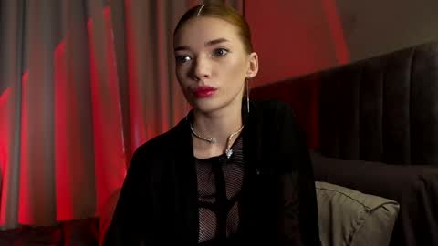 LinaVelle online show from 05.12.26