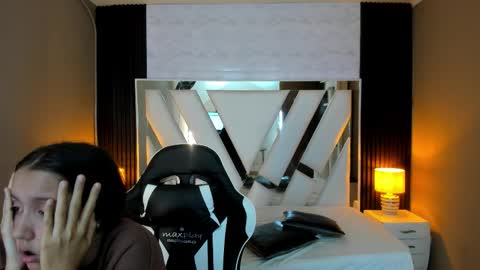  Linda  online show from 10.26.25