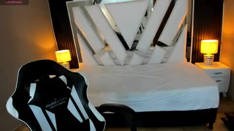  Linda  online show from 11.23.25