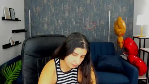 Snapshot of linda_ex chatting on 02.15.25 Linda online show from 02.15.25