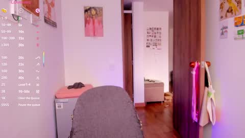 Giggles  online show from 03.16.26