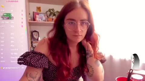 Snapshot of linda_giggle chatting on 07.11.26 Giggles online show from 07.11.26