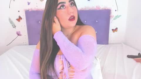 Snapshot of linda_jay_ chatting on 10.15.25 Linda online show from 10.15.25