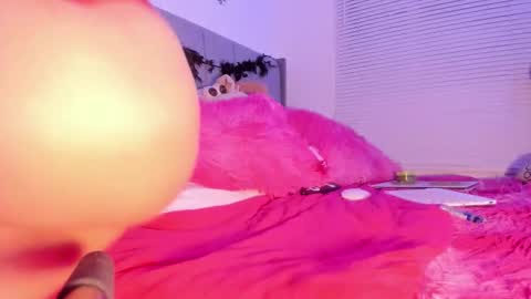 Lindaa maria  online show from 11.27.25