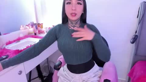 Lindaa maria  online show from 12.04.25