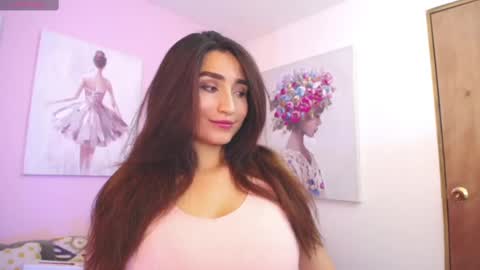 Maria Paula online show from 03.03.25