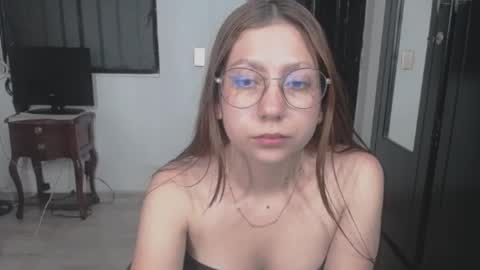 naomi online show from 04.22.26