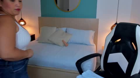 Snapshot of linda_rios_ chatting on 01.09.25 L I N D A online show from 01.09.25