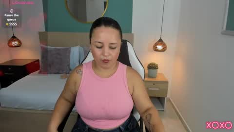 Snapshot of linda_rios_ chatting on 01.25.25 L I N D A online show from 01.25.25