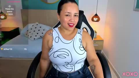 Snapshot of linda_rios_ chatting on 03.11.25 L I N D A online show from 03.11.25
