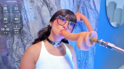 linda_sofi__ online show from 04.23.26