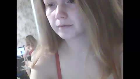 Snapshot of lindaahskys chatting on 10.17.25 LindaAhSkys online show from 10.17.25