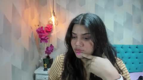 Snapshot of lindabreexlove chatting on 05.17.26 online show from 05.17.26