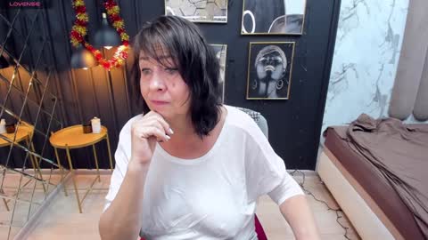 Linda online show from 12.28.24