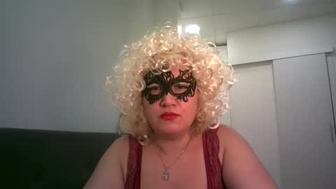 Snapshot of lindaxsmile chatting on 02.12.25 LindaXSmile online show from 02.12.25
