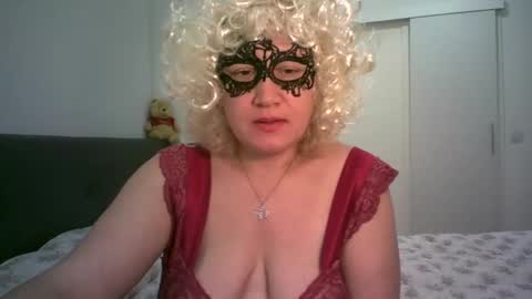 Snapshot of lindaxsmile chatting on 02.17.25 LindaXSmile online show from 02.17.25