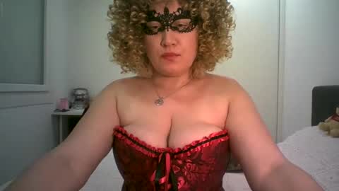 Snapshot of lindaxsmile chatting on 03.12.25 LindaXSmile online show from 03.12.25