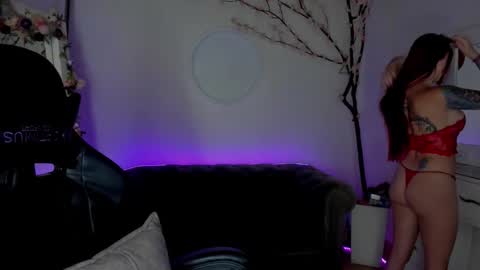 Lindsay    online show from 01.11.26