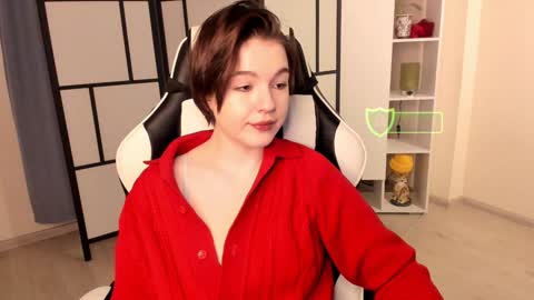 Snapshot of linetteexcell chatting on 01.23.25 Allie online show from 01.23.25