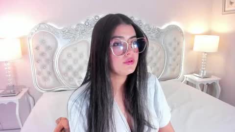 Linna online show from 10.25.25