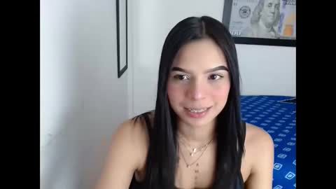 Snapshot of linnaskinyy chatting on 10.21.25 lina online show from 10.21.25