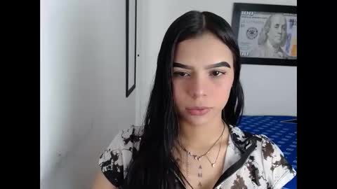 Snapshot of linnaskinyy chatting on 10.26.25 lina online show from 10.26.25
