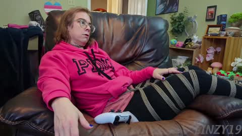 Linzy19 online show from 01.25.25