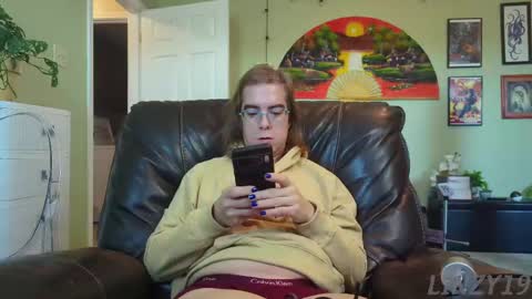 Linzy19 online show from 09.12.25