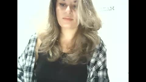 Snapshot of lionessmom chatting on 10.17.25 lionessmom online show from 10.17.25