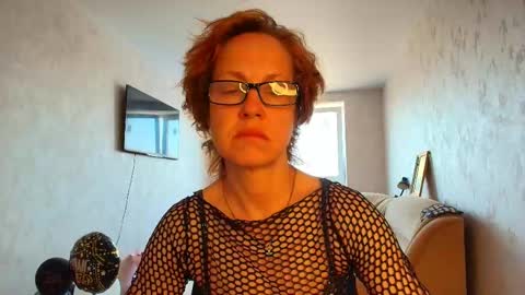 Liora Weiss online show from 05.21.26
