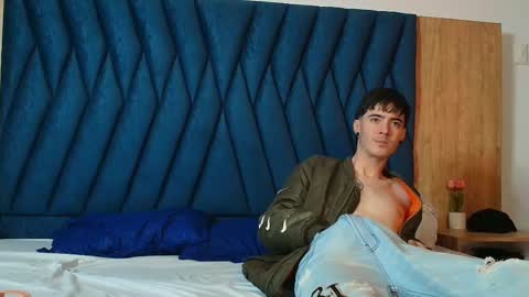  L I O  Q U E E N   online show from 01.15.26