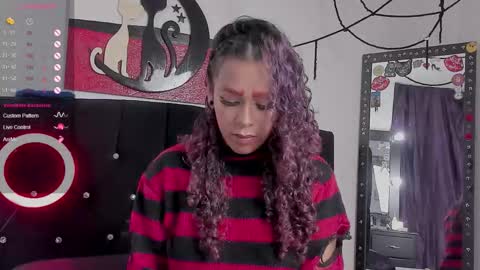 lips_sarasofia online show from 10.16.25