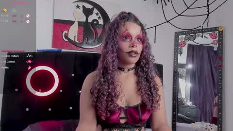 lips_sarasofia online show from 10.19.25