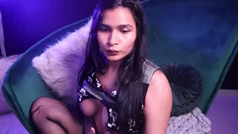 Lire online show from 10.10.25