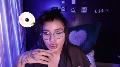 Snapshot of lireesa chatting on 03.21.26 Lire online show from 03.21.26