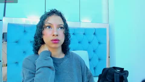 Snapshot of lis_rous chatting on 10.08.25 LIS ROUS online show from 10.08.25