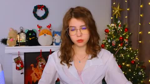 Snapshot of lisa_roses chatting on 01.08.25  Lisa  online show from 01.08.25