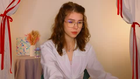 Snapshot of lisa_roses chatting on 01.10.25  Lisa  online show from 01.10.25