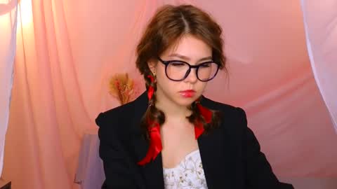 Snapshot of lisa_roses chatting on 02.15.25  Lisa  online show from 02.15.25