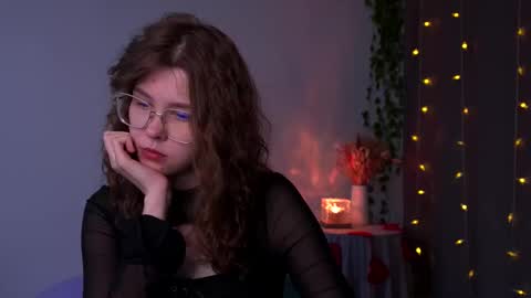 Snapshot of lisa_roses chatting on 09.25.25  Lisa  online show from 09.25.25