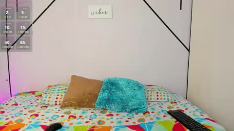 lisa white  online show from 12.05.25