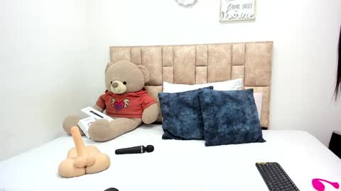 Snapshot of lisa_will chatting on 02.07.25 lisa will online show from 02.07.25