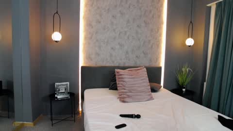 Snapshot of lisacroft chatting on 01.14.25 lisacroft online show from 01.14.25