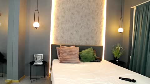 Snapshot of lisacroft chatting on 02.01.25 lisacroft online show from 02.01.25