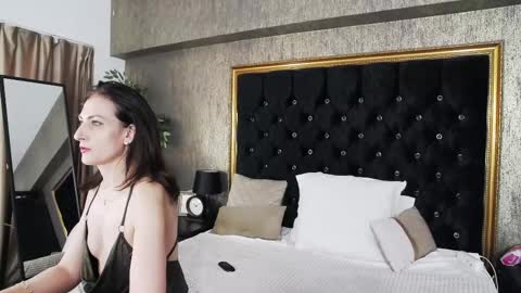 Snapshot of lisacroft chatting on 03.05.25 lisacroft online show from 03.05.25