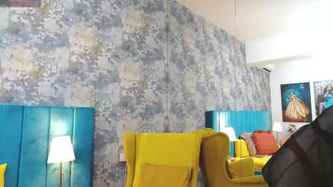 Snapshot of lisacroft chatting on 09.14.25 lisacroft online show from 09.14.25