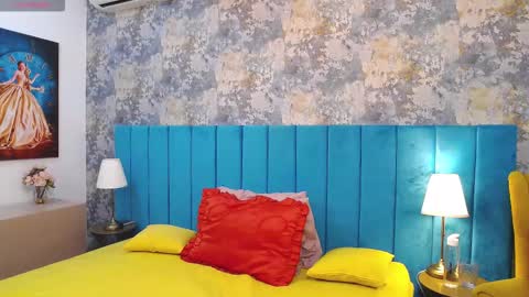 Snapshot of lisacroft chatting on 09.19.25 lisacroft online show from 09.19.25