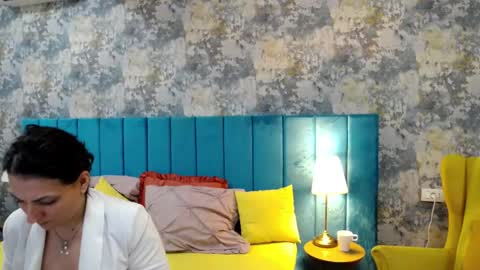 Snapshot of lisacroft chatting on 10.03.25 lisacroft online show from 10.03.25